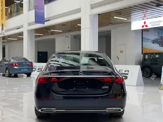 Mercedes-Benz E-Class 2024 E 300 L Premium Trim Passenger car exterior photo 5