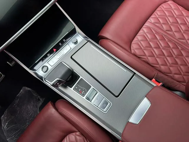 Audi A7L 2025 45 TFSI quattro Black Samurai Edition interior photo 11