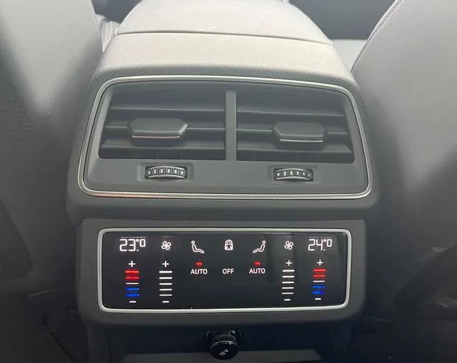 Audi A7 2024 45 TFSI Selection interior photo 17