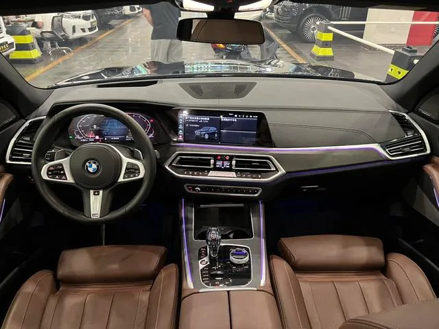 BMW X5 2021 xDrive40i Premium Class M Sports suit exterior photo 4
