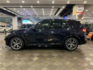 BMW X5 2021 xDrive40i Premium Class M Sports suit interior photo 7