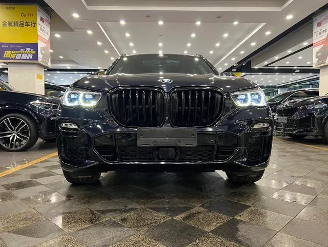 BMW X5 2021 xDrive40i Premium Class M Sports suit interior photo 10