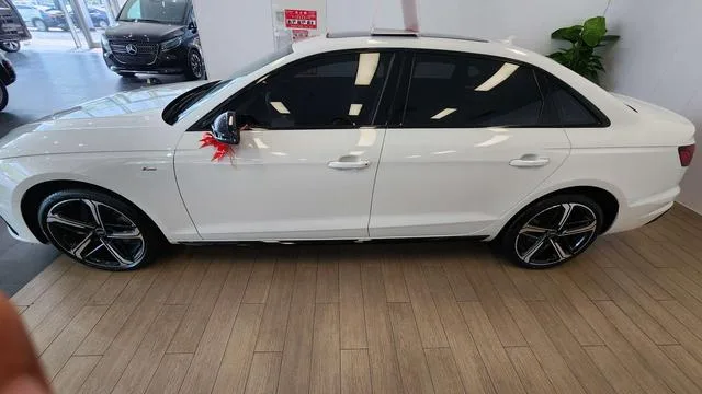 Audi A4L 2024 40 TFSI Deluxe Dynamic exterior photo 3