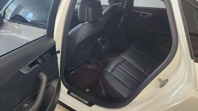 Audi A4L 2024 40 TFSI Deluxe Dynamic interior photo 9