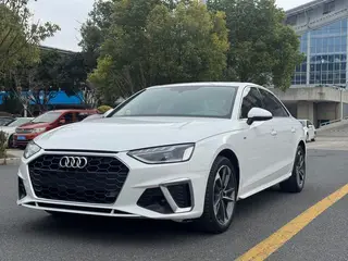 Audi A4L 2022 40 TFSI Модный и динамичный