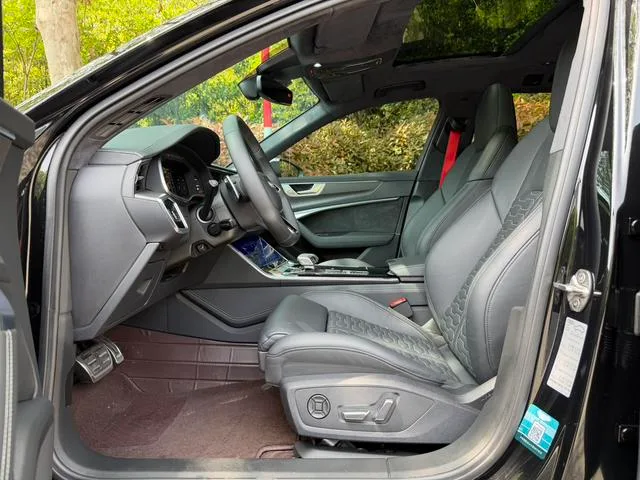 Audi RS 6 2021 RS 6 4.0T Avant interior foto 10