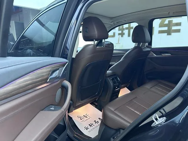 BMW X3 2021 Restyling xDrive28i M Sports suit interior photo 8