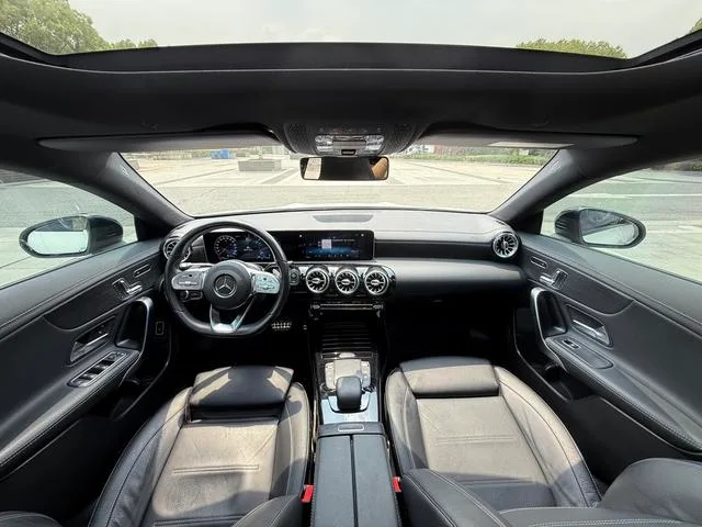 Mercedes-Benz CLA 2020 CLA 260 4MATIC Five-door hunting sports car interior photo 8