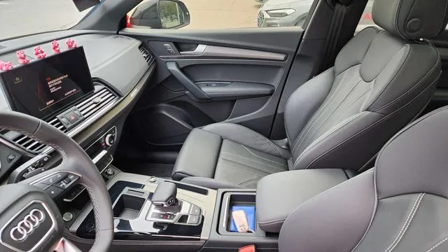 Audi Q5L 2024 40TFSI Deluxe Dynamic interior photo 10