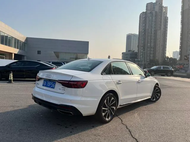 Audi A4L 2023 40 TFSI Deluxe Dynamic exterior photo 2