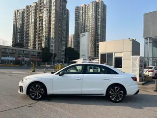 Audi A4L 2023 40 TFSI Deluxe Dynamic exterior photo 3