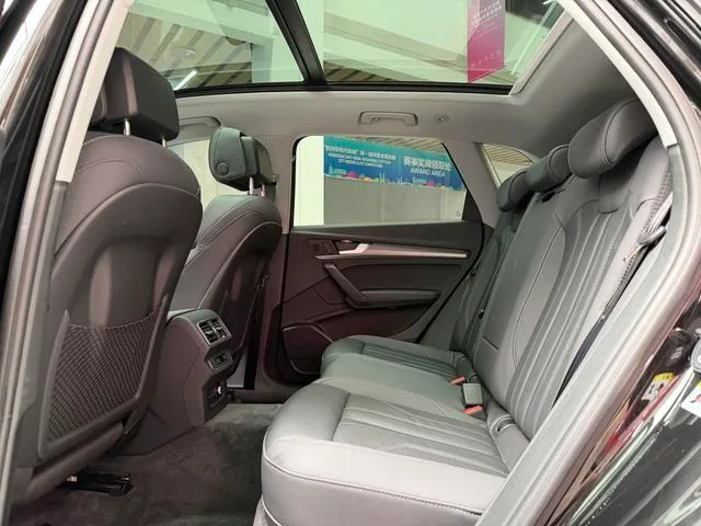 Audi Q5L 2022 40T Deluxe Dynamic interior photo 12