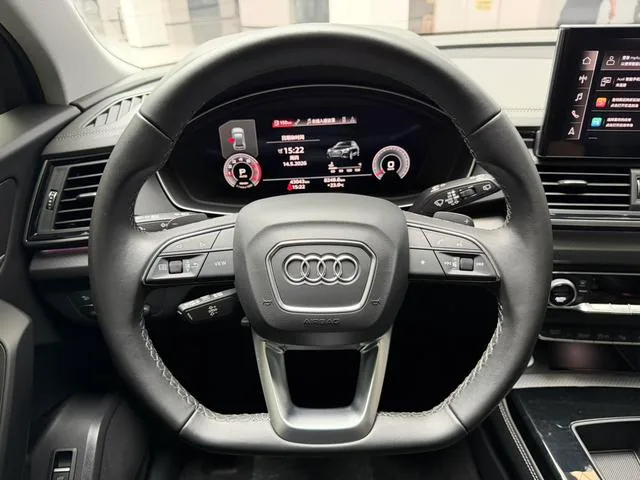 Audi Q5L 2022 40T Deluxe Dynamic interior photo 15