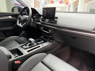 Audi Q5L 2022 40T Deluxe Dynamic interior photo 18