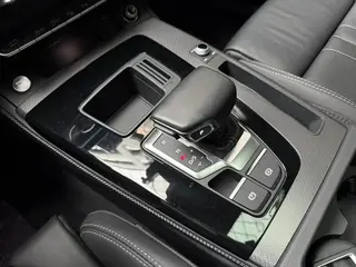 Audi Q5L 2022 40T Deluxe Dynamic interior photo 19