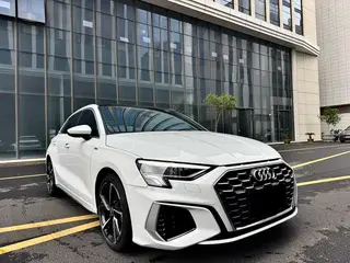 Audi A3 2022 Sportback 35 TFSI Estilo deportivo de moda exterior foto 3