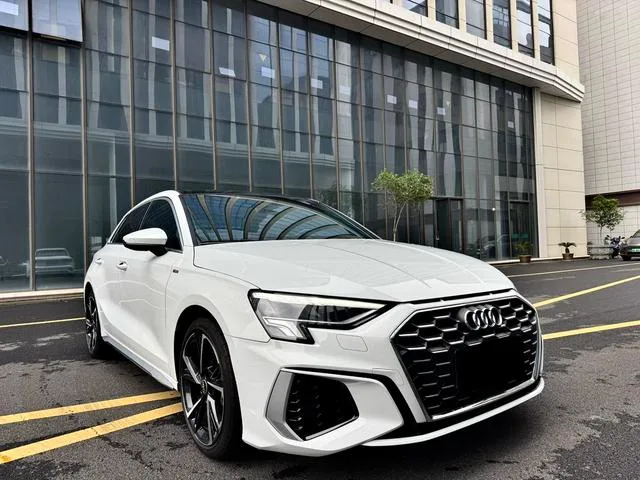 Audi A3 2022 Sportback 35 TFSI Estilo deportivo de moda exterior foto 3