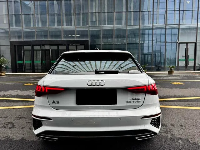 Audi A3 2022 Sportback 35 TFSI Estilo deportivo de moda exterior foto 6