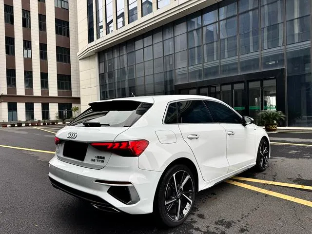 Audi A3 2022 Sportback 35 TFSI Estilo deportivo de moda exterior foto 7