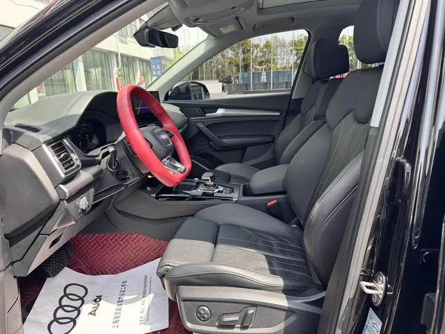 Audi Q5L 2022 40T Deluxe Dynamic interior photo 13