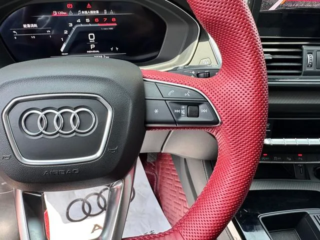 Audi Q5L 2022 40T Deluxe Dynamic interior photo 17