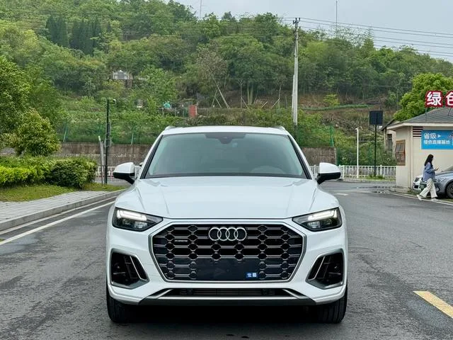 Audi Q5L 2022 Reforma 40T Deluxe dinámico exterior foto 2