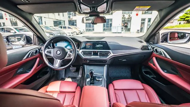 BMW 4 Series 2023 430i M Traje nocturno deportivo Yao interior foto 6