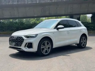 Audi Q5L 2022 45T Deluxe Dynamic