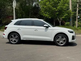 Audi Q5L 2022 45T Deluxe Dynamic exterior photo 4