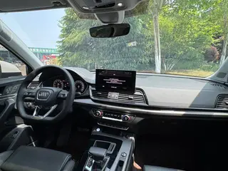 Audi Q5L 2022 45T Deluxe Dynamic interior photo 9
