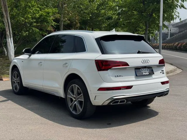 Audi Q5L 2022 45T Deluxe Dynamic interior photo 10