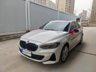 BMW 1 Series 2021 120i M Version sportive