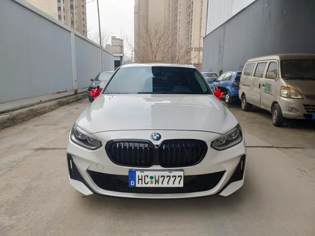 BMW 1 Series 2021 120i M Sports version exterior photo 2