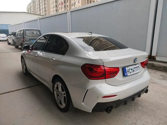 BMW 1 Series 2021 120i M Sports version interior photo 6