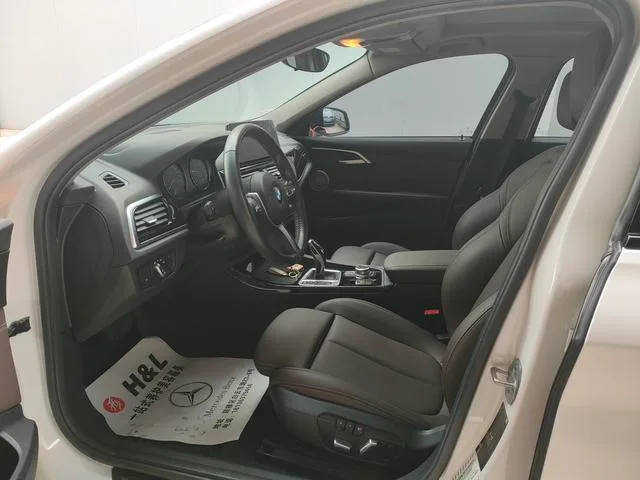 BMW 1 Series 2021 120i M Sports version interior photo 7