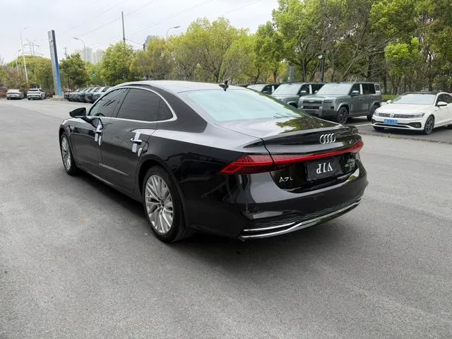 Audi A7L 2024 45 TFSI S-line Ensemble de cristal de rêve intérieur photo 11