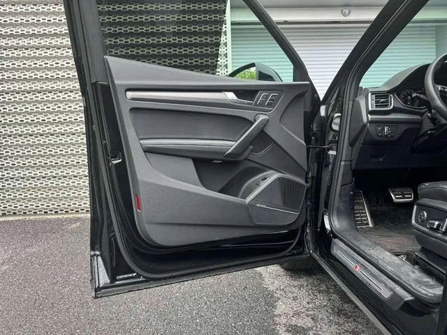 Audi Q5L 2023 45T Deluxe Dynamic interior photo 9