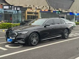 Mercedes-Benz E-Class 2025 E 260 L Coche exterior foto 1