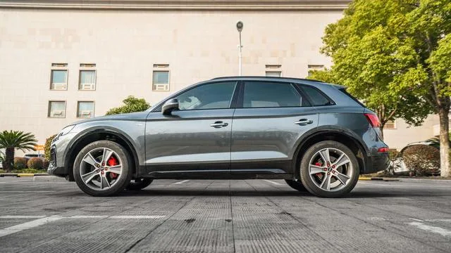 Audi Q5L 2022 45T Deluxe Dynamic exterior photo 3