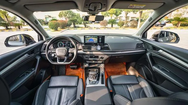 Audi Q5L 2022 45T Deluxe Dynamic interior photo 8