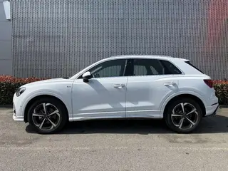 Audi Q3 2025 quattro 45 Anniversary Collector’s Edition 35 TFSI Fashion dynamic type exterior photo 3