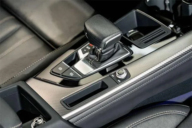Audi A4L 2024 40 TFSI quattro RS Kit Burn Rate Type interior photo 19