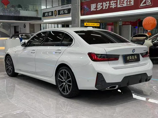 BMW 3 Series 2023 325Li M Ensemble de sport intérieur photo 6