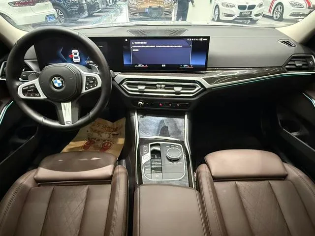 BMW 3 Series 2023 325Li M Ensemble de sport intérieur photo 9