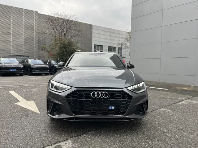 Audi A4L 2023 40 TFSI Deluxe Dynamic exterior photo 4