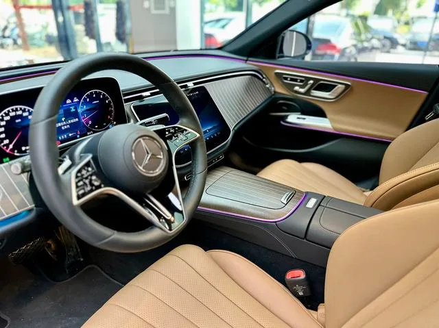 Mercedes-Benz E-Class 2024 Restyling E 300 L Fashionable Passenger car interior photo 9