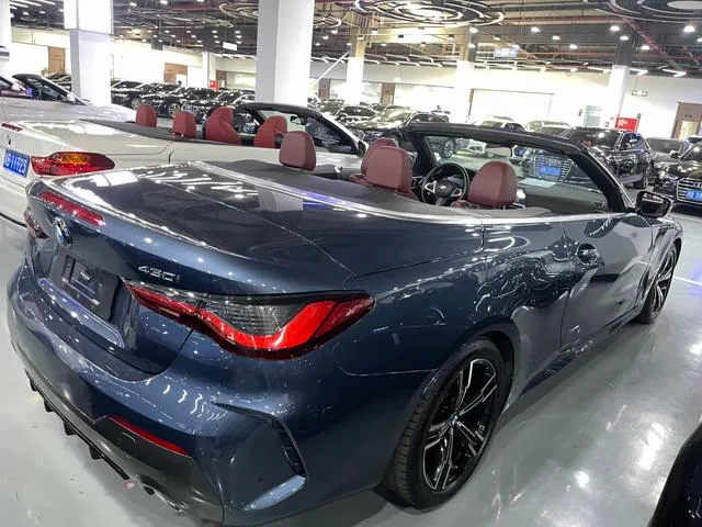 BMW 4 Series 2022 Restyling 425i Convertible M Sports Night Suit interior photo 10