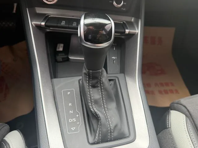 Audi Q3 2023 35 TFSI Tipo dinámico de moda (1.5T) interior foto 13