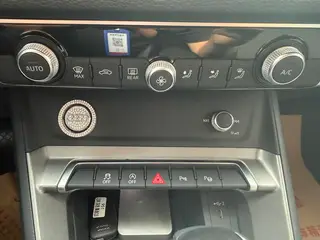 Audi Q3 2023 35 TFSI Tipo dinámico de moda (1.5T) interior foto 16
