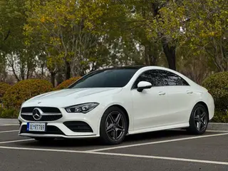 Mercedes-Benz CLA 2022 CLA 200 Four-door coupe exterior photo 2